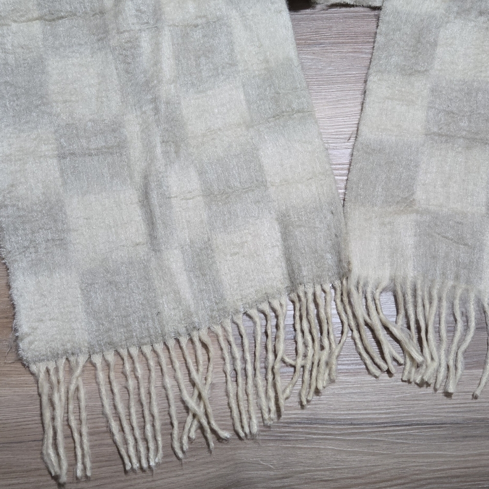 NWT Madewell Cozy Soft Thick Cream and Gray Checkered Fringe Scarf - Picture 5 of 11